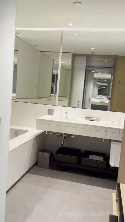 King Room with View bathroom picture #7