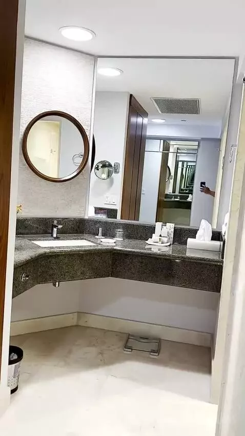 Deluxe Double Room bathroom picture #9