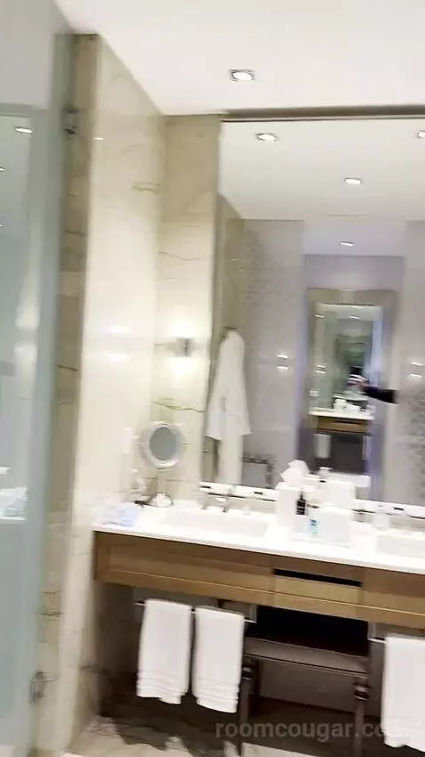 Signature Butler Service, Guest Room, 1 King bathroom picture #1