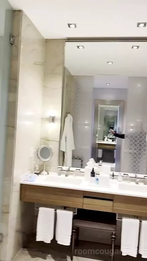 Signature Butler Service, Guest Room, 1 King bathroom picture #2