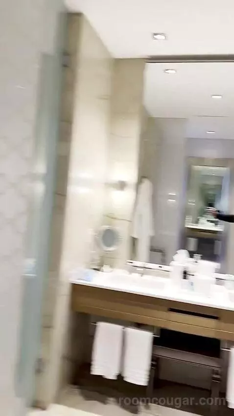 Signature Butler Service, Guest Room, 1 King bathroom picture #10