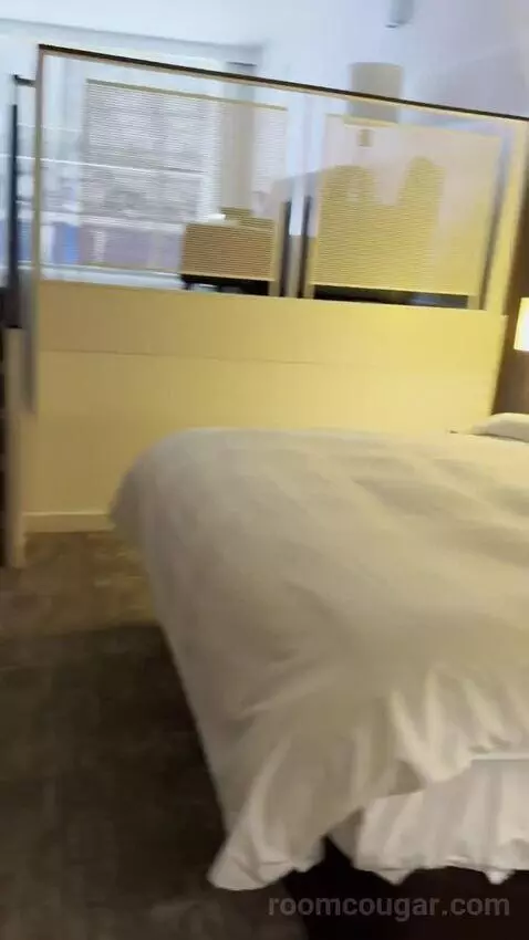 Junior Suite bed picture #10