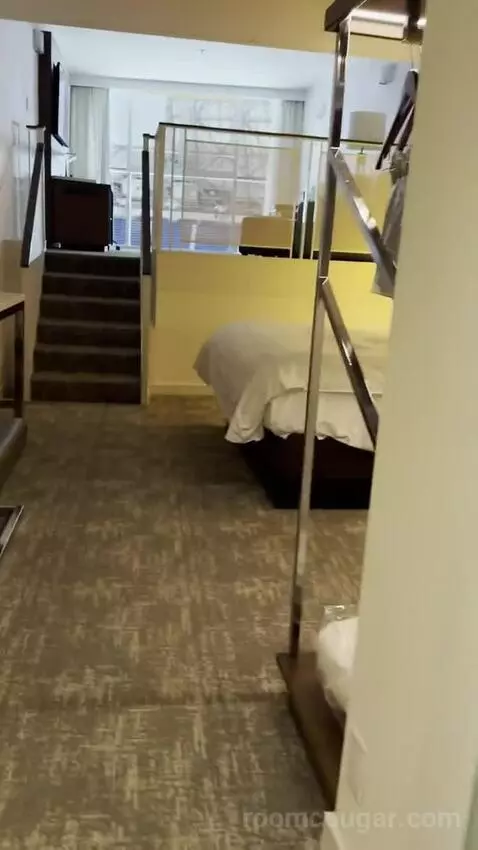 Junior Suite bed picture #3