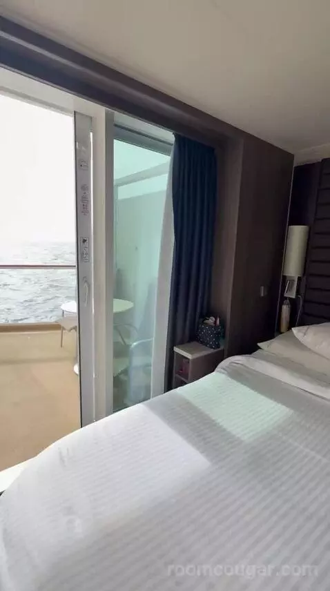 Balcony Cabin (#8738) bed picture #12