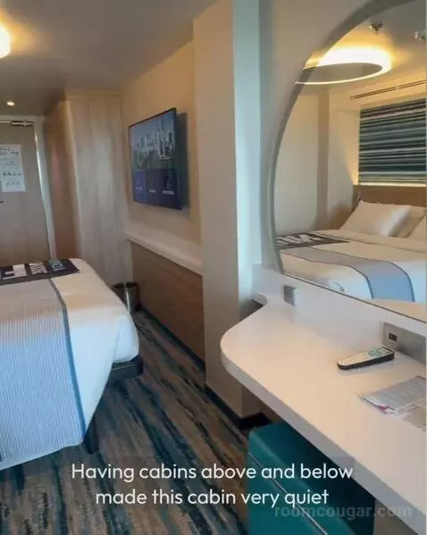 Balcony Cabin (#11370) bed picture #12
