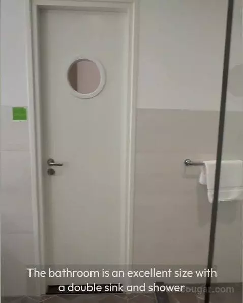 Double Room with Courtyard View bathroom picture #2