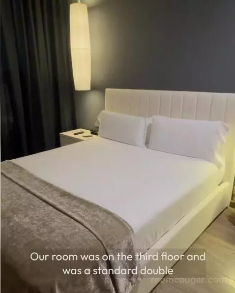 Double Room bed picture #3