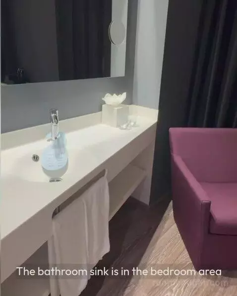 Double Room bathroom picture #2