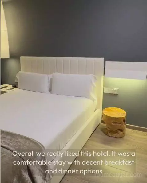 Double Room bed picture #8