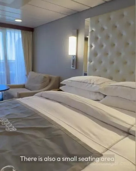 Balcony Cabin (#6086) bed picture #4