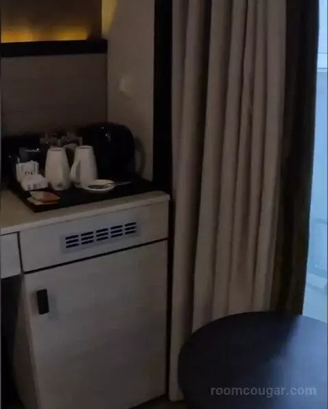 Suite (D226) bed picture #7