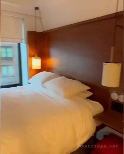 Queen Room with Courtyard View bed picture #5