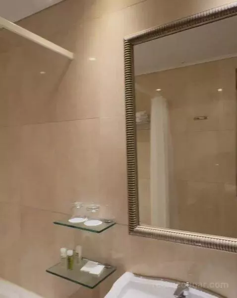 Superior Double or Twin Room bathroom picture #7