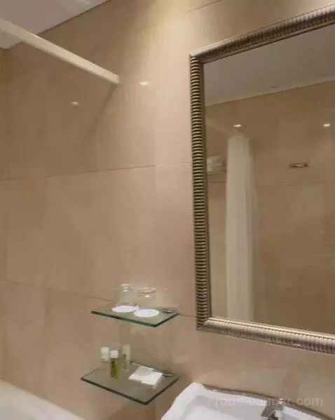 Superior Double or Twin Room bathroom picture #8