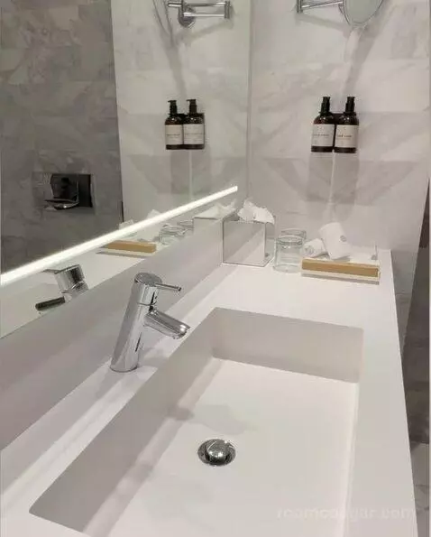 Premium Double or Twin Room bathroom picture #9