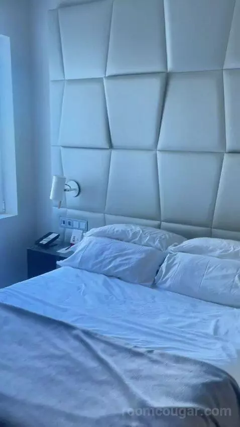 Junior Suite (#515) bed picture #10
