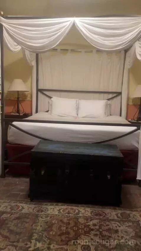 Master Suite bed picture #4