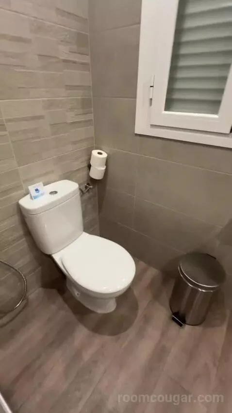 Quadruple Room bathroom picture #9