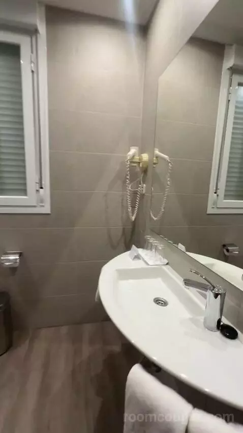 Quadruple Room bathroom picture #3
