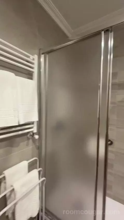 Quadruple Room bathroom picture #5