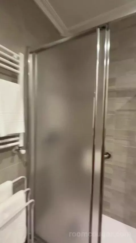 Quadruple Room bathroom picture #7