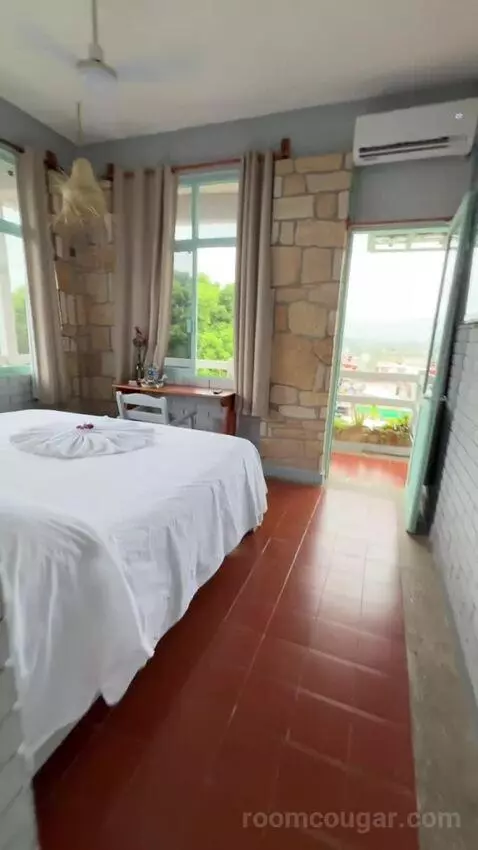 Doble with Terrace bed picture #3
