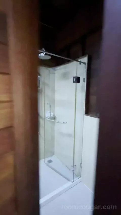 Suite with Spa Bath - Honeymoon Suite (Honeymoon Su) bathroom picture #2
