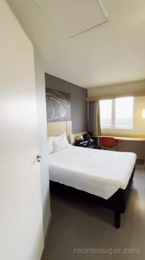 Standard Double Room with Double Bed (#551) bed picture #4
