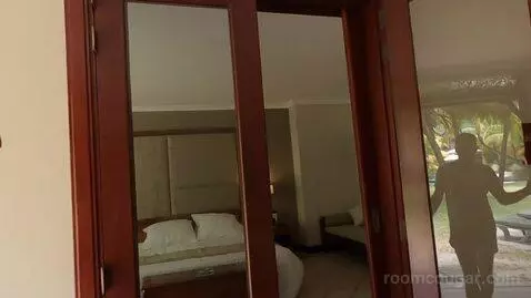 Junior Suite (#649) bed picture #1