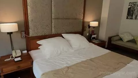Junior Suite (#649) bed picture #10
