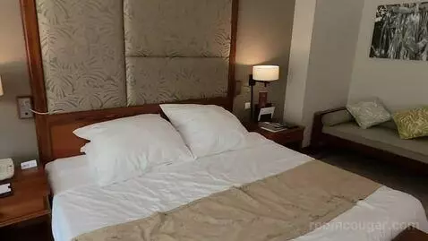 Junior Suite (#649) bed picture #12