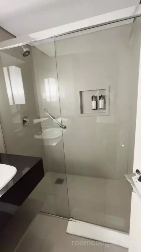 Executive Double Room (#1807) bathroom picture #8