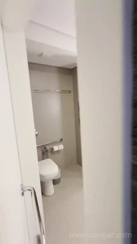 Queen Room - Disability Access (#1801) bathroom picture #3