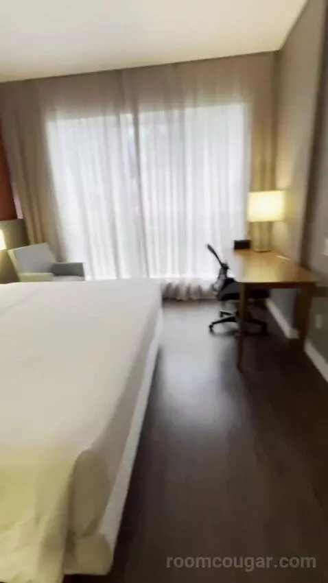King Room (#1803) bed picture #6