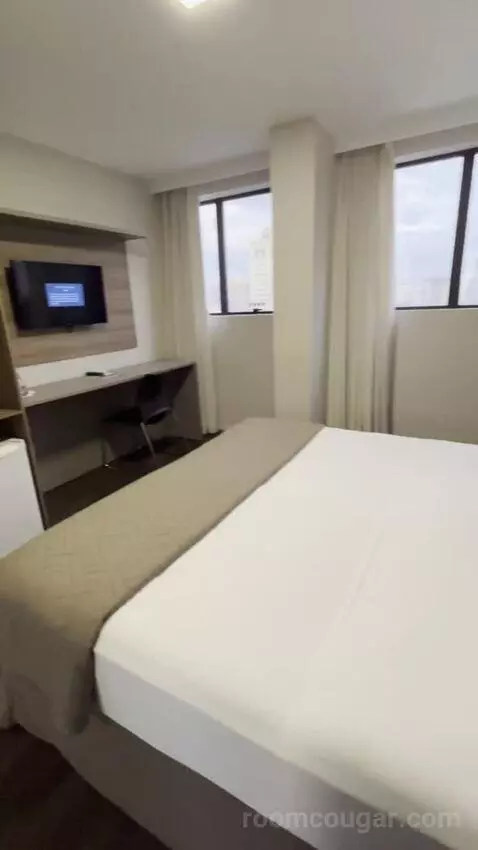 Deluxe Room (#607) bed picture #4