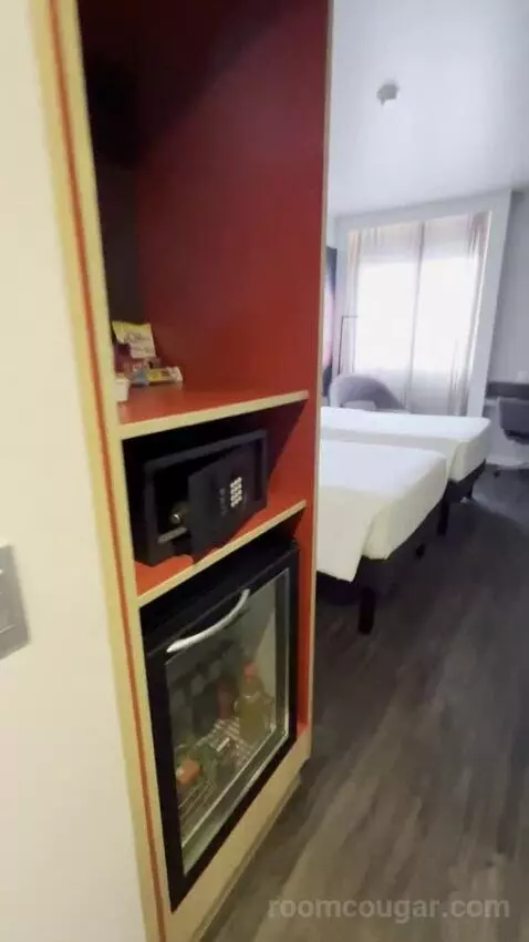Superior Twin Room (#653) bed picture #4
