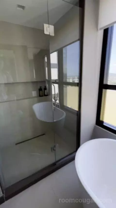 Master Suite (#2002) bathroom picture #4