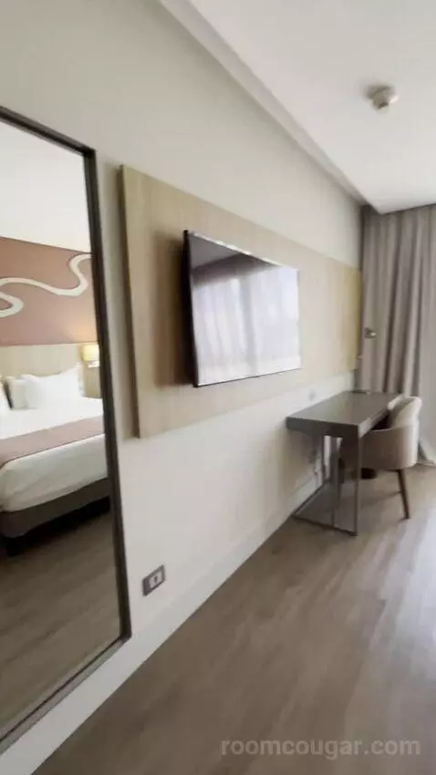 Executive Apartment (#1806) picture #12