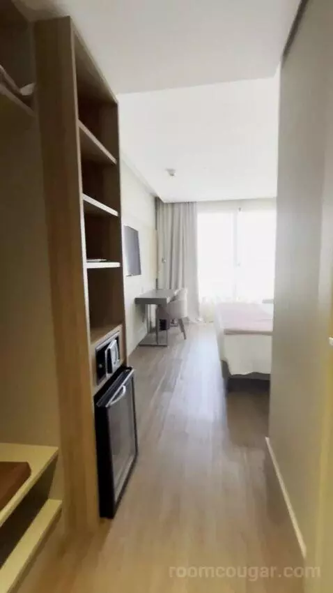 Executive Apartment (#1806) picture #4
