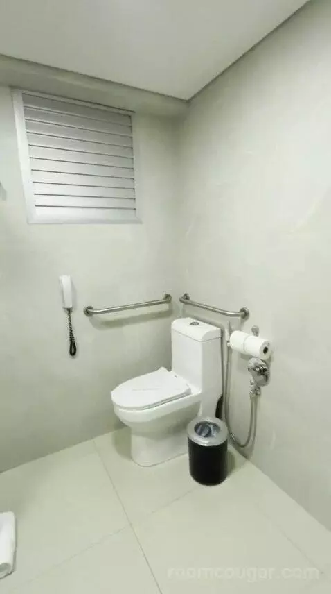 Luxury Quadruple Room (#422) bathroom picture #2