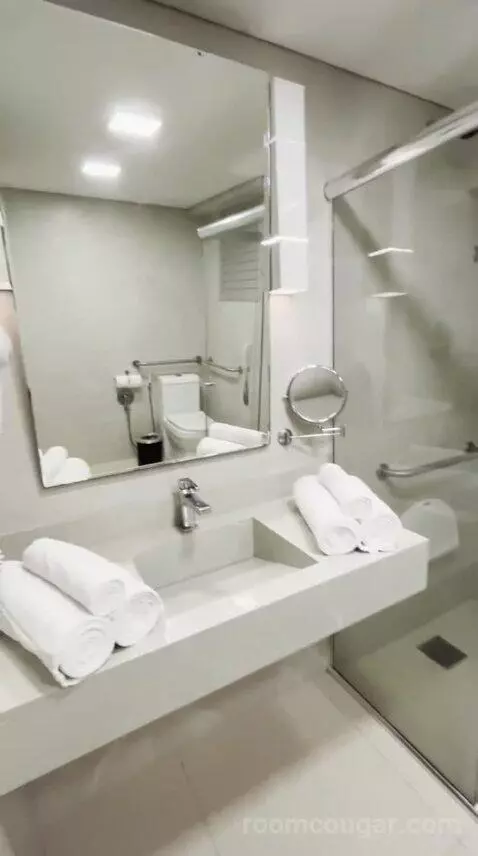 Luxury Quadruple Room (#422) bathroom picture #6