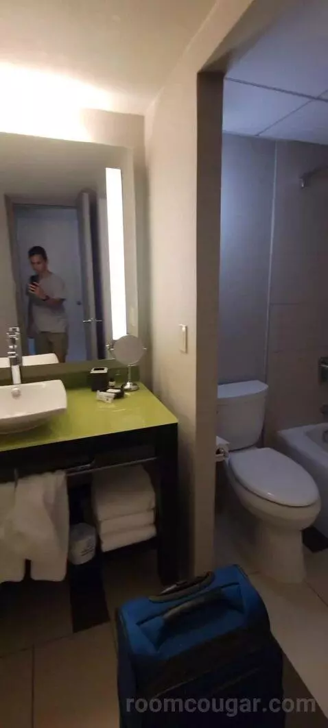Double Room with Two Double Beds and View bathroom picture #6