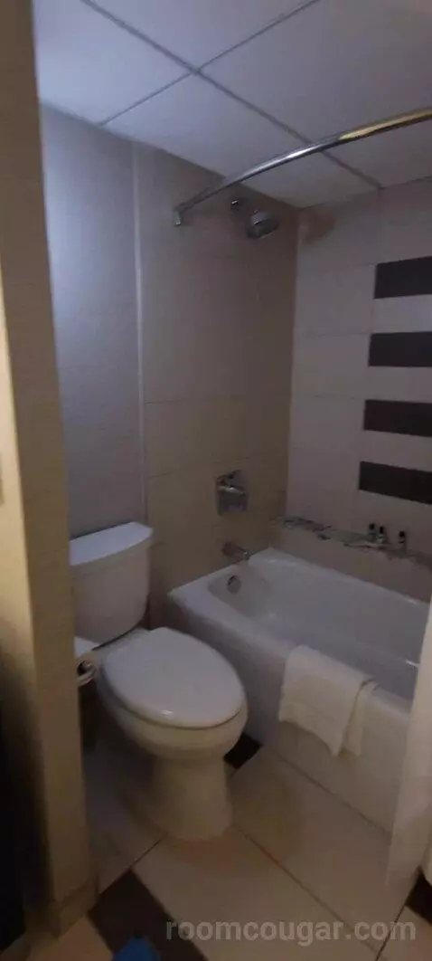 Double Room with Two Double Beds and View bathroom picture #8
