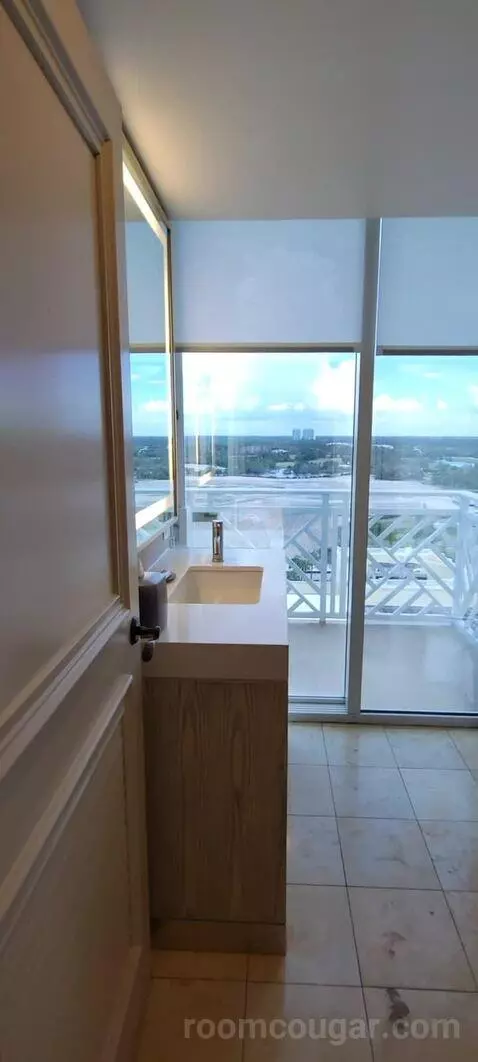 King Suite with Balcony and Bay View picture #12