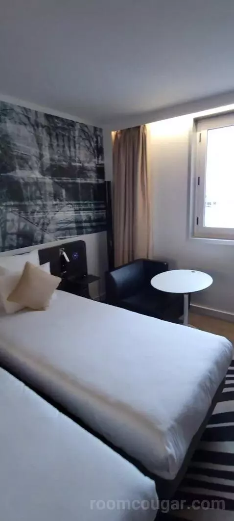 Superior Double Room bed picture #11