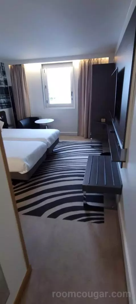 Superior Double Room bed picture #2