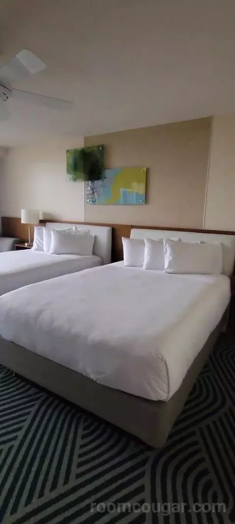 Double Room with Two Double Beds and Lake View bed picture #4