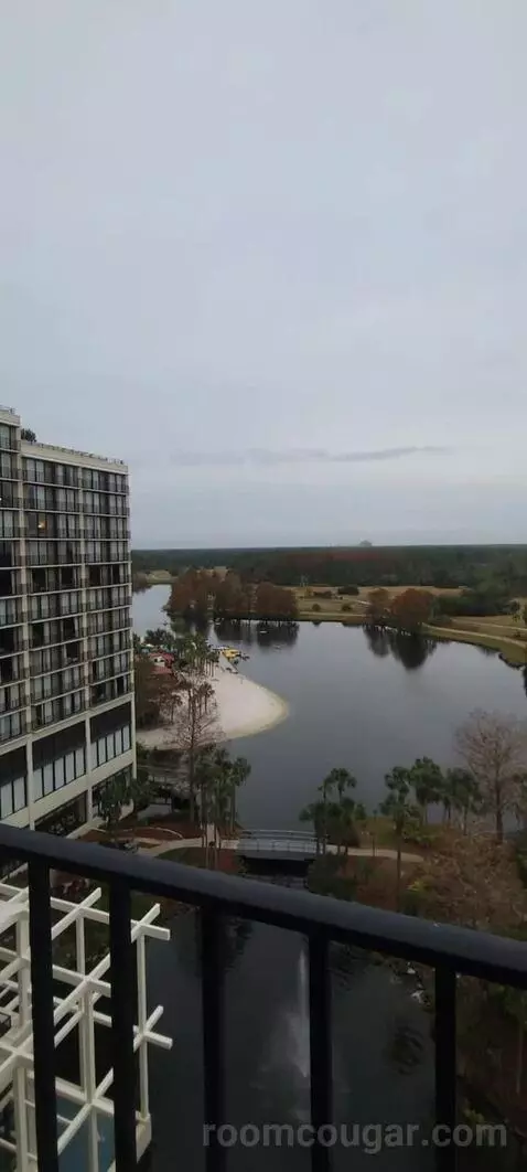 Double Room with Two Double Beds and Lake View view picture #5