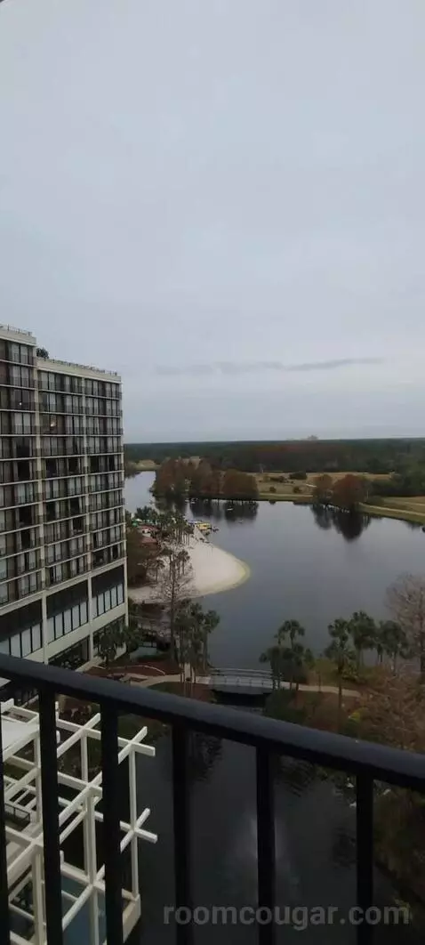 Double Room with Two Double Beds and Lake View view picture #7