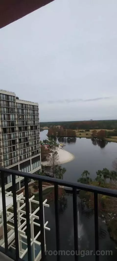 Double Room with Two Double Beds and Lake View view picture #9